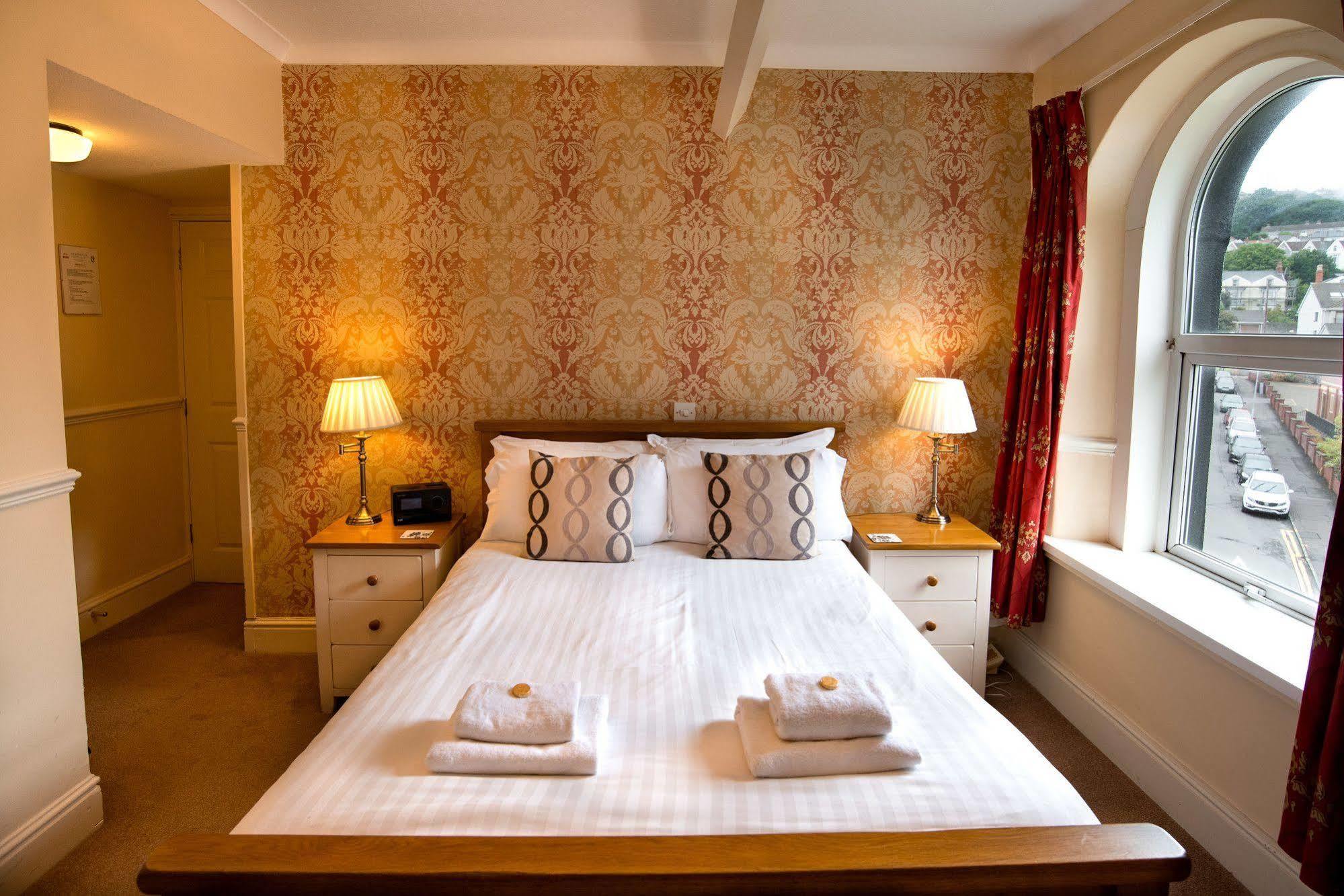 Guest house The White House By Bodacious! 4*