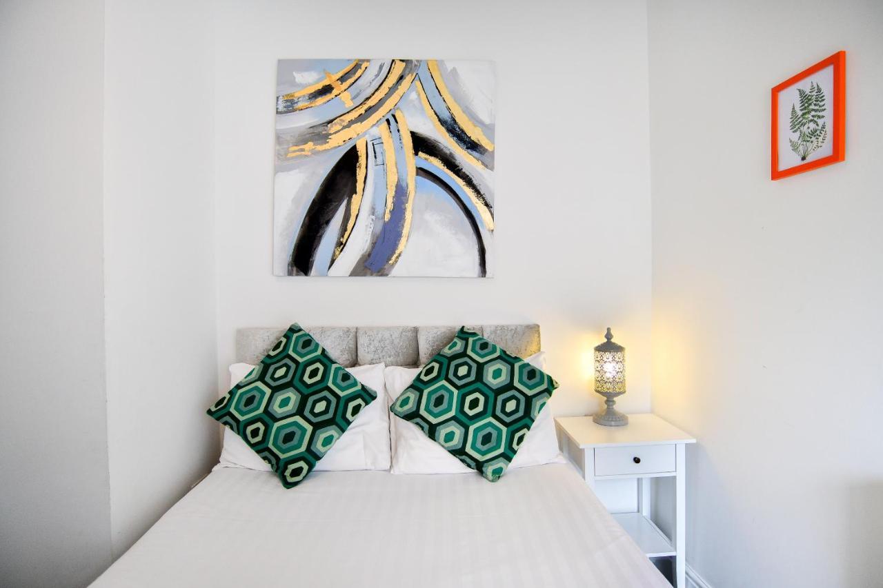 The White House By Bodacious! Guest house