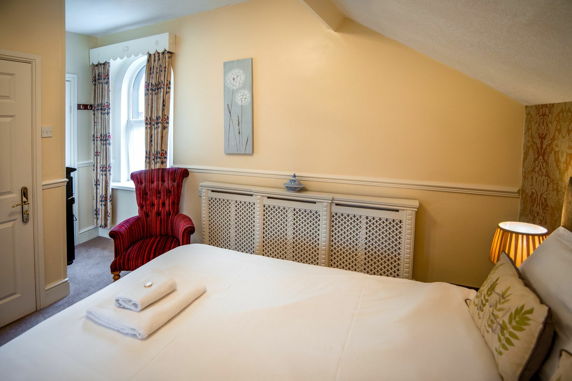 The White House By Bodacious! Guest house Swansea